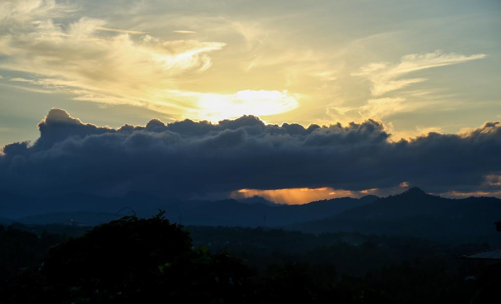 Romance Hills Hotel Kandy Ngoại thất bức ảnh